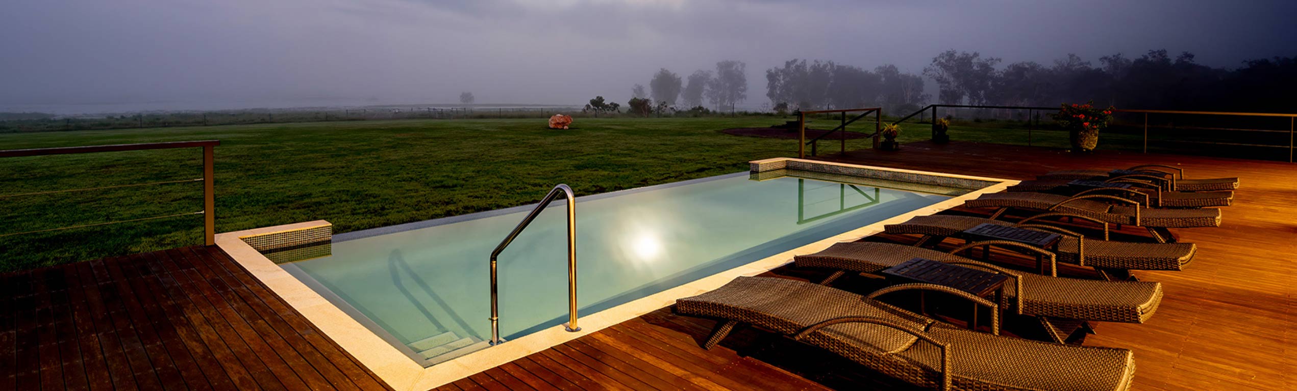 Finniss River Lodge hero pool shot