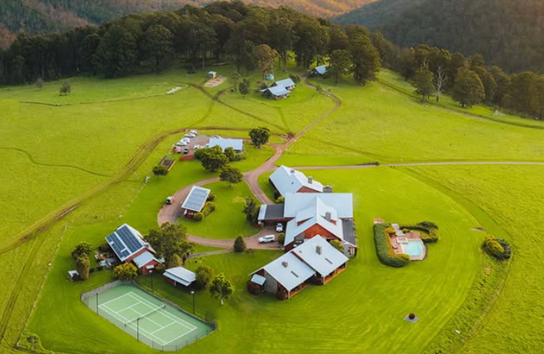 Aerial view Spicers Peak Lodge